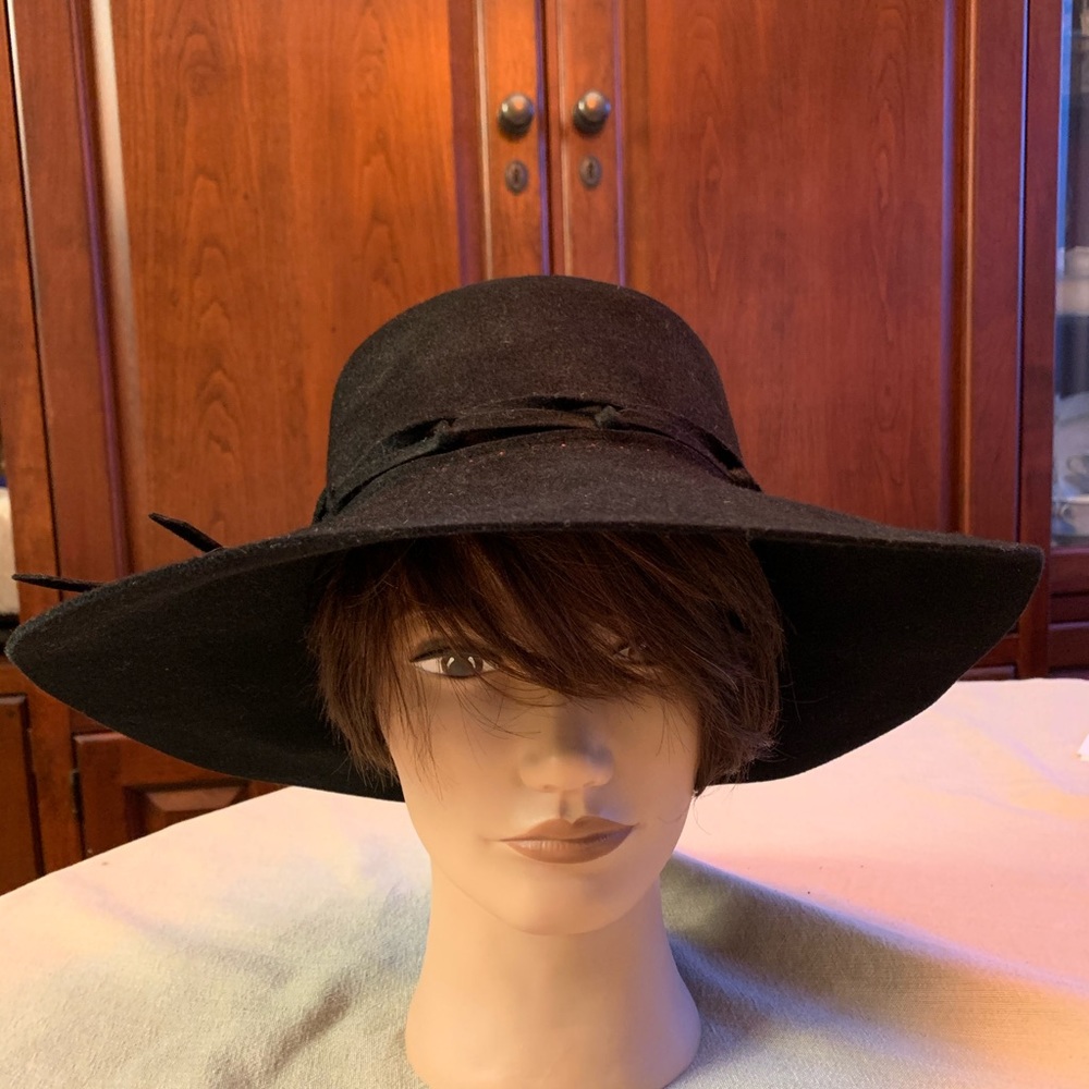Vintage black felt hat